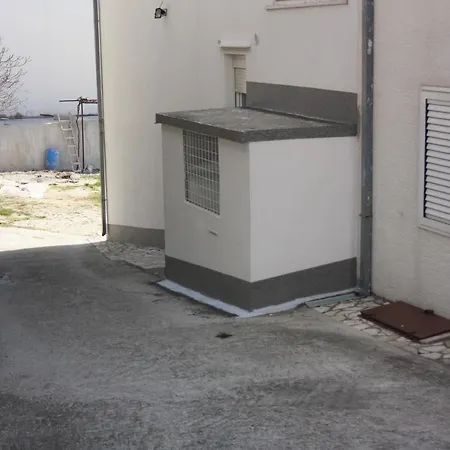 アパート Nemira 6070d *